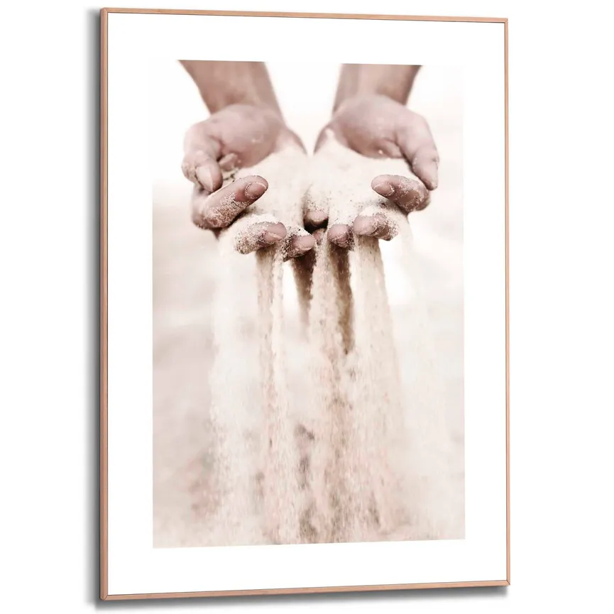 Bild gerahmt "Hands in Sand" hauptaufnahme