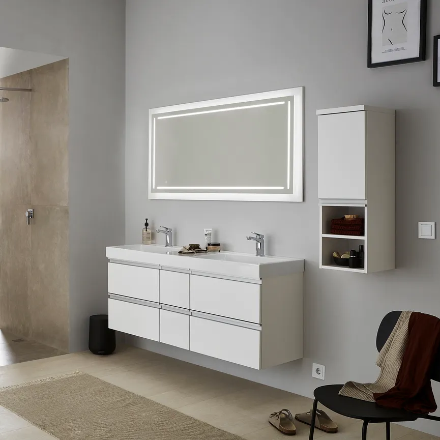 *Highboard, rechts milieu