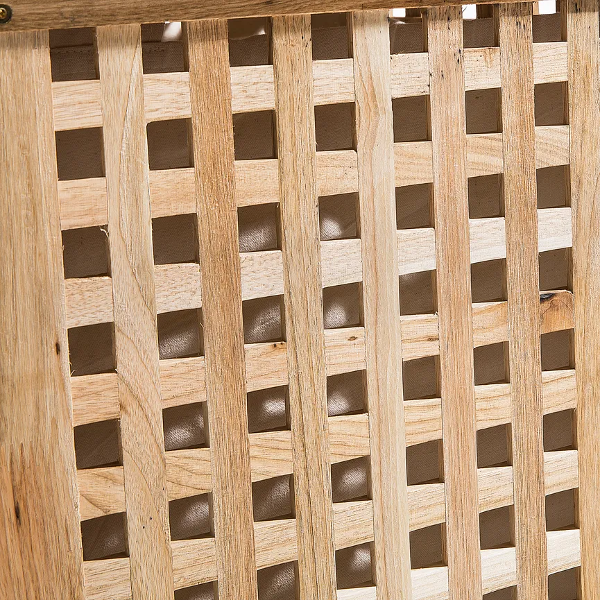Kleidertruhe detail