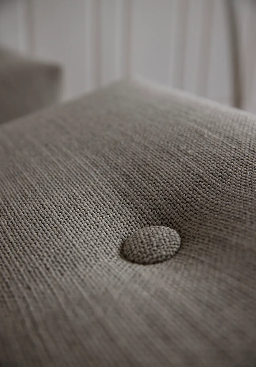 Klappsofa Indu schwarz detail