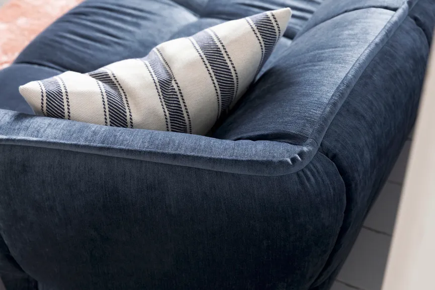 Sofa 3-sitzig detail