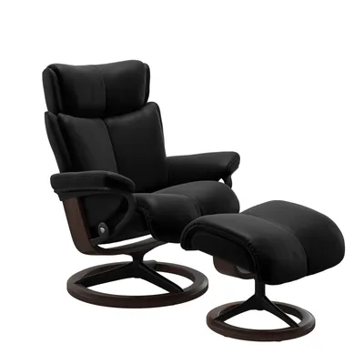 Sessel mit Hocker