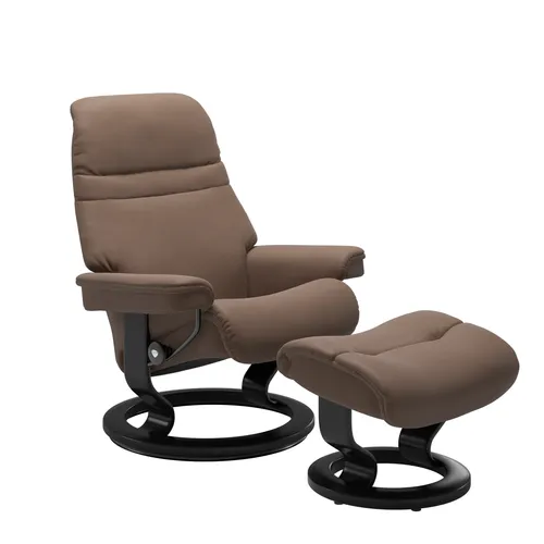 Sessel mit Hocker