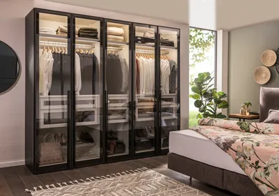 Kleiderschrank