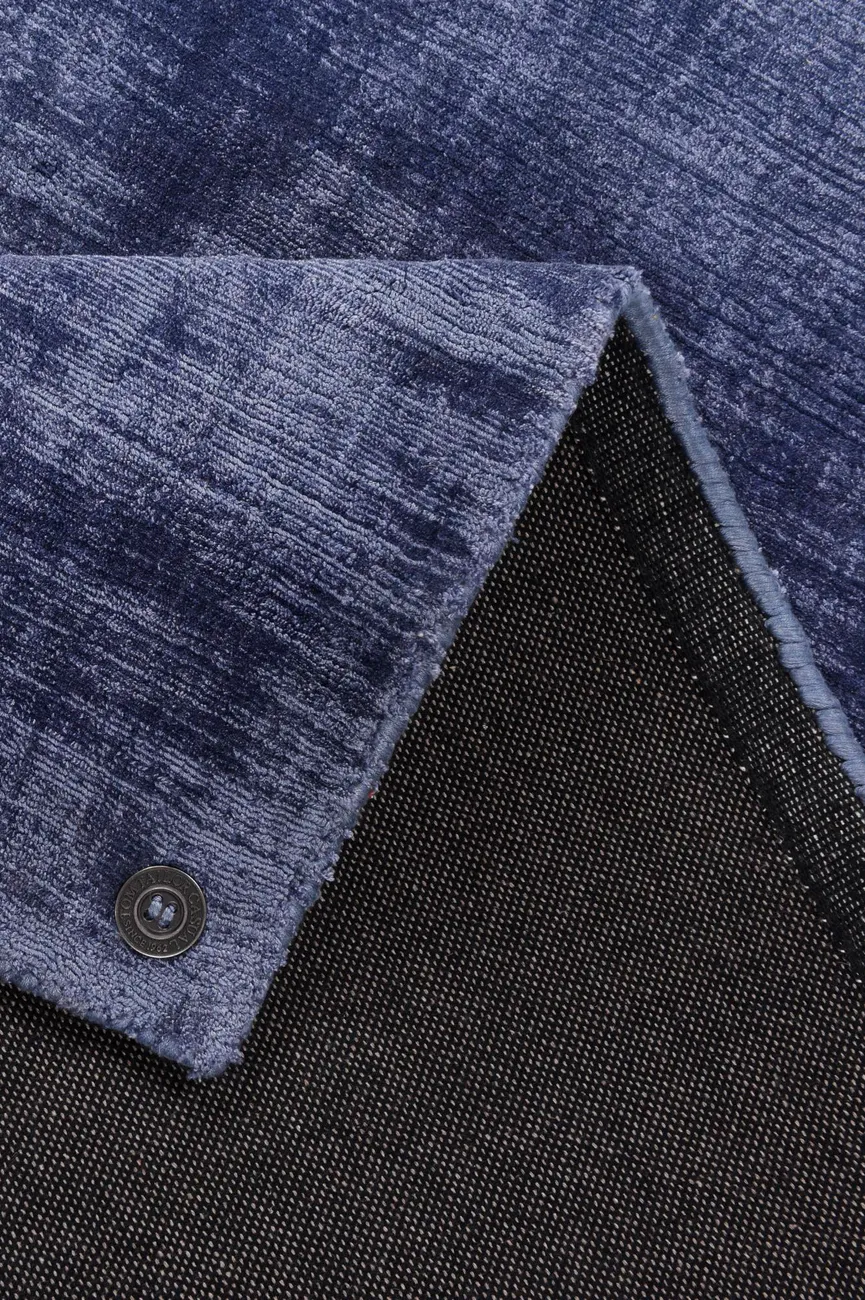 Shine Uni detail