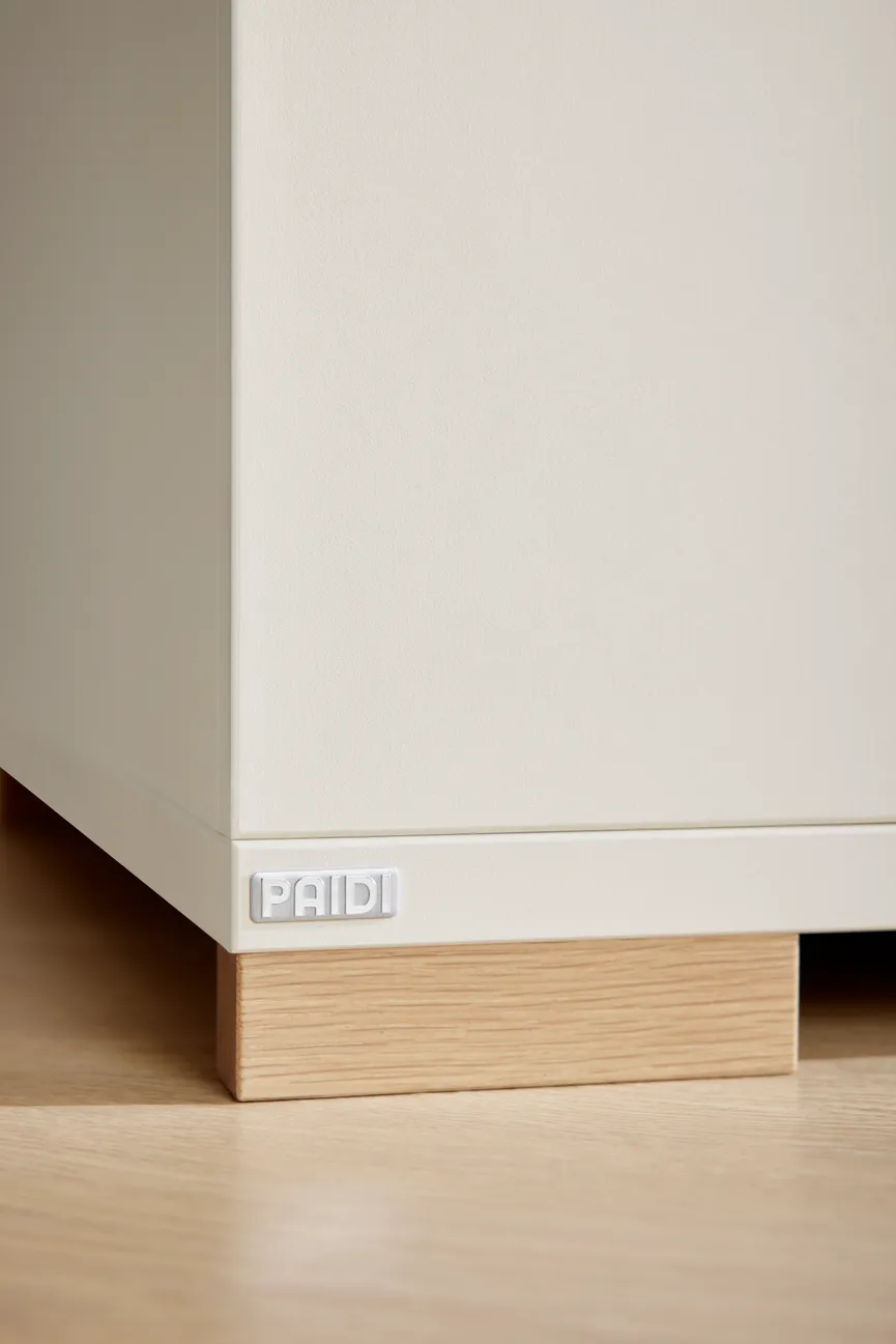 Kleiderschrank 4-trg. detail