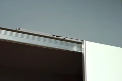 Mitteltürendämpfer