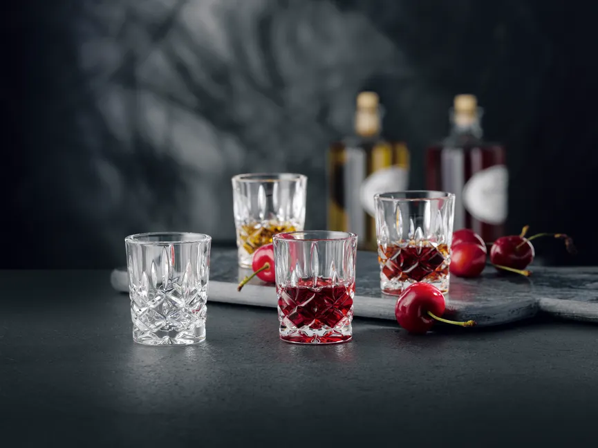 Schnapsglas "Noblesse" milieu