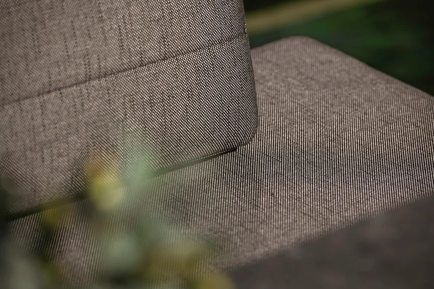 Dining Bank/Liege detail