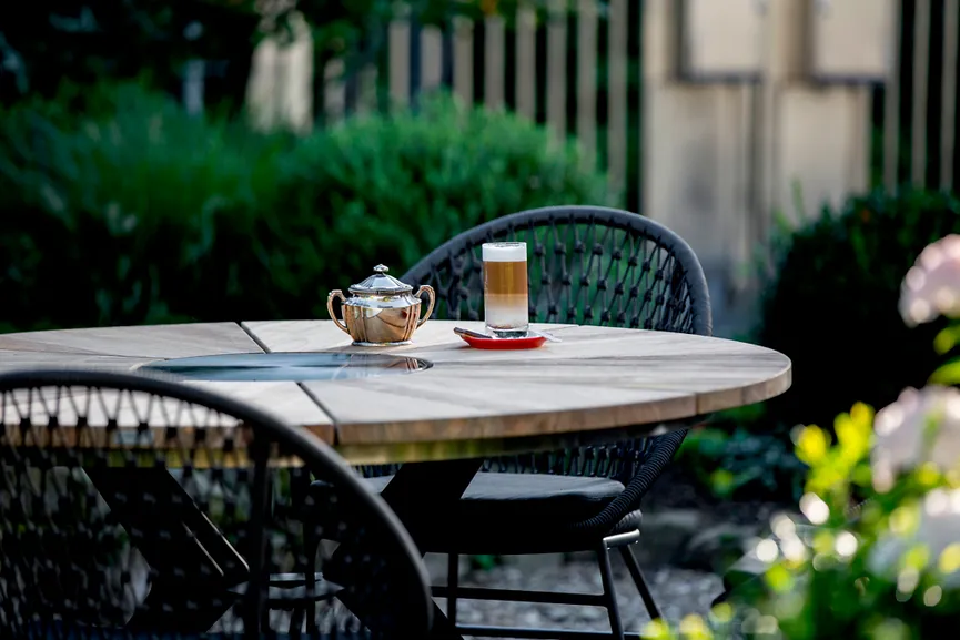 Tisch massiv Ø 140 detail