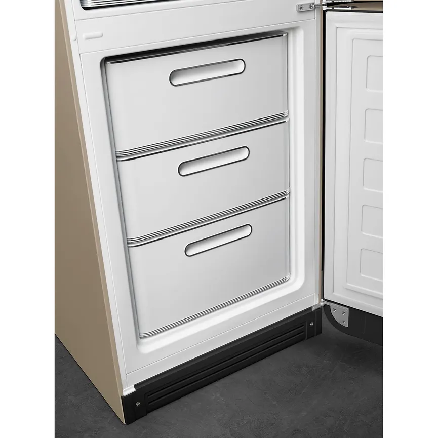 SMEG Kühl-/Gefrierkombination detail