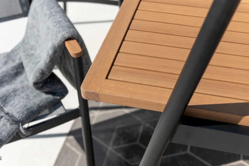 ** Tipi Tisch 156x90 schwarz detail