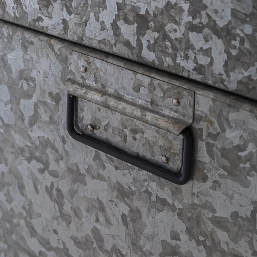 Truhe M silber material_farbe