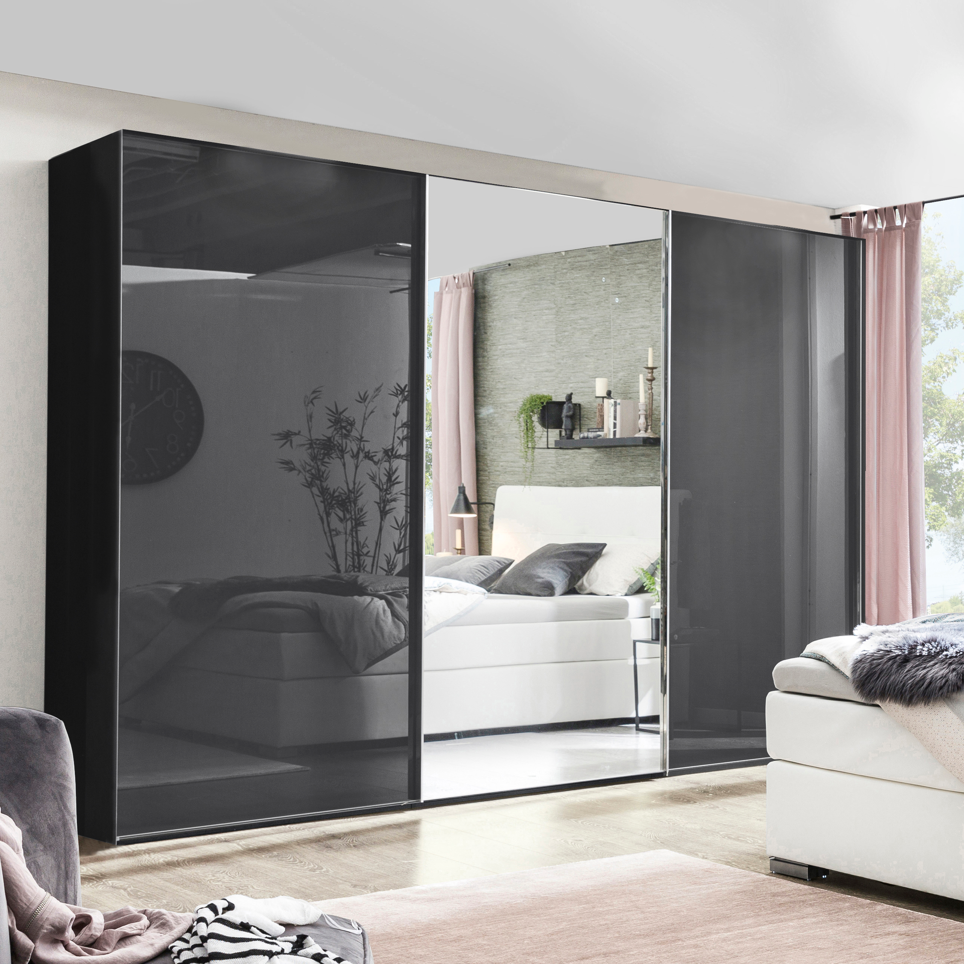 Schwebetürenschrank 