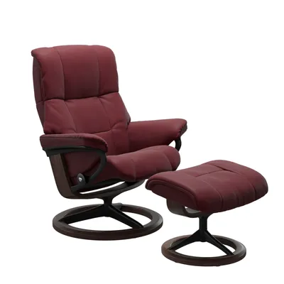 Sessel mit Hocker