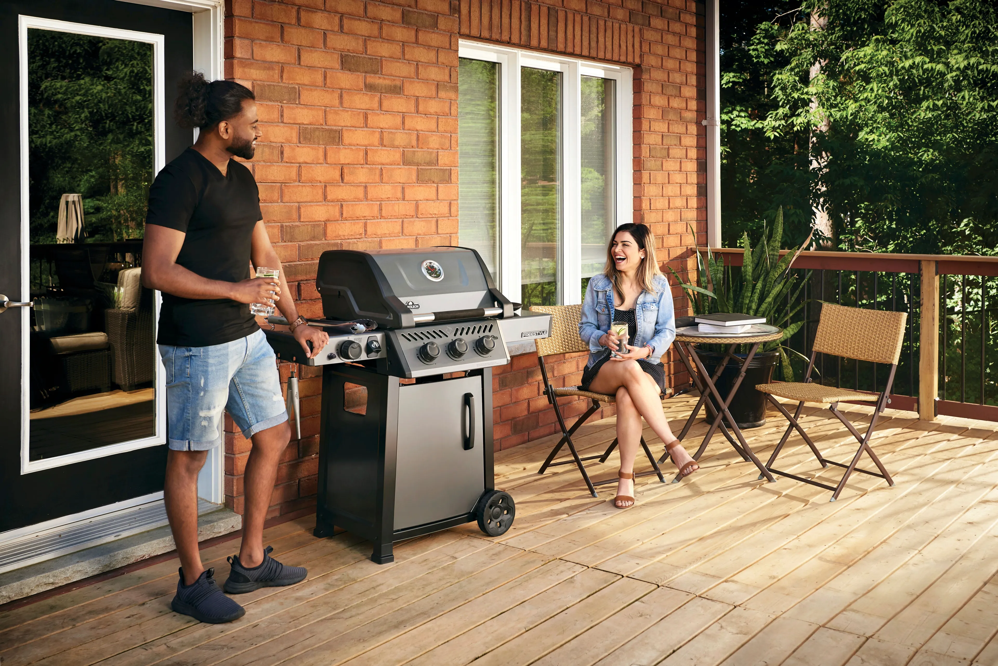 Gasgrill Freestyle 365 m.Sizzle Zone