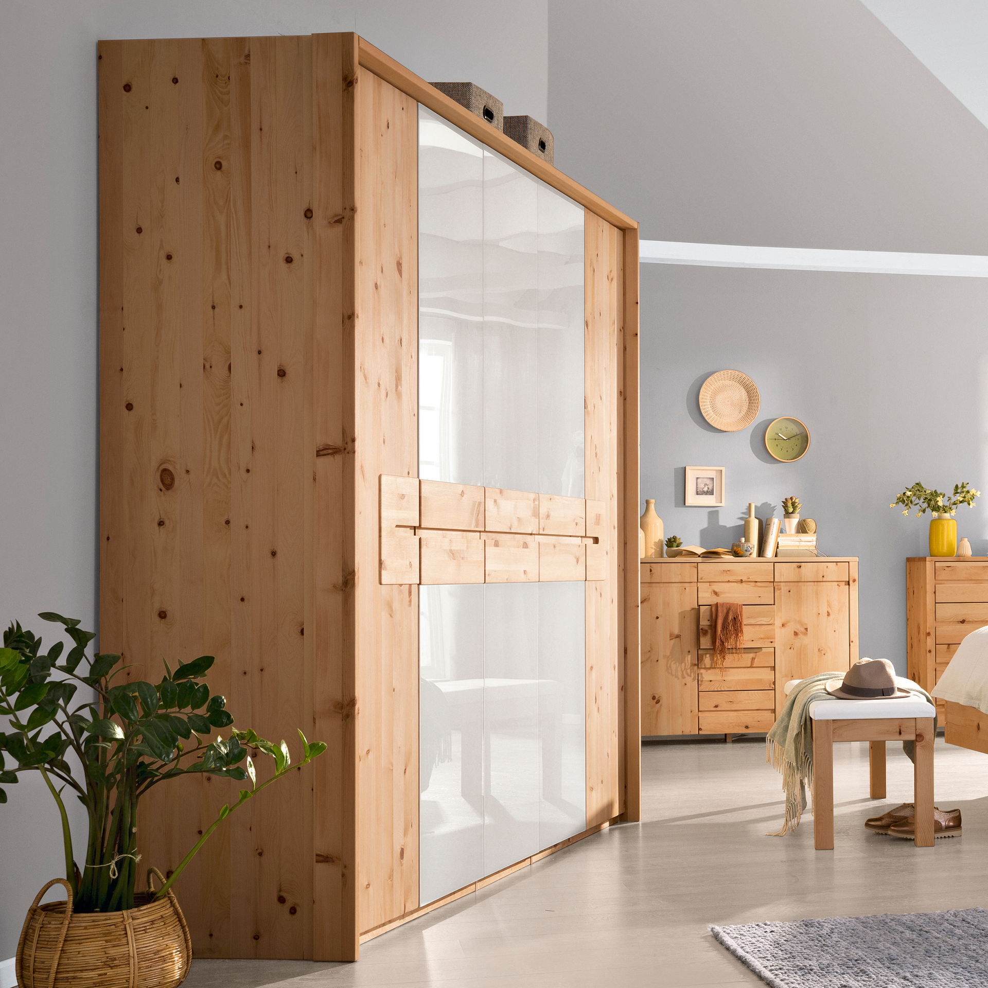 Kleiderschrank