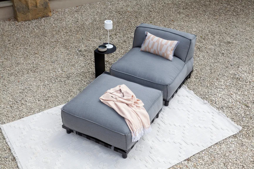 Hocker & Recamiere mid grey milieu