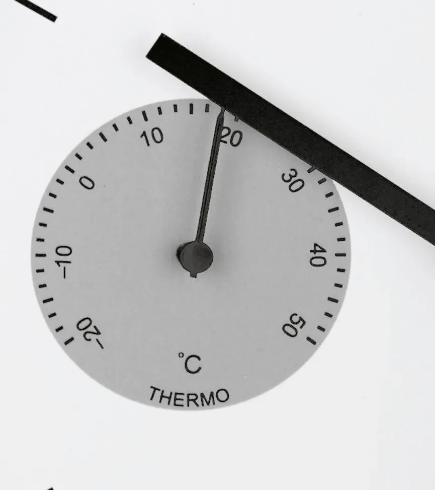 Funk-Wanduhr detail