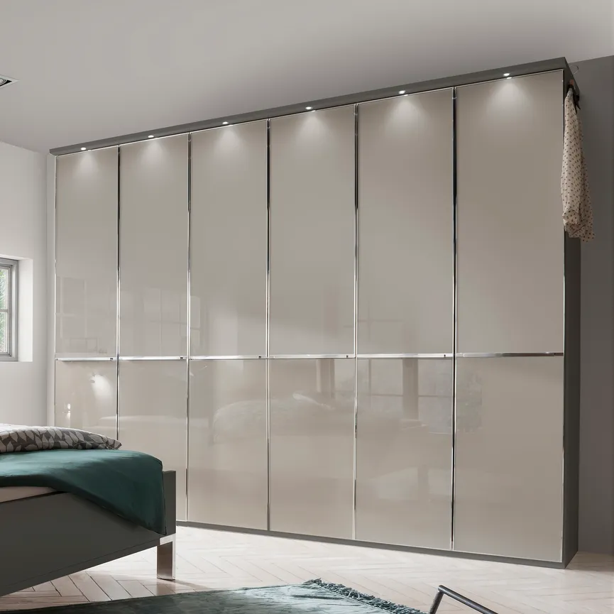 Drehtürenschrank 6-trg. hauptaufnahme