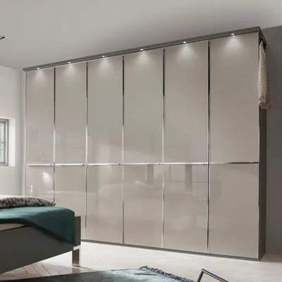 Kleiderschrank