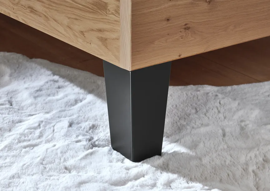 Bett mit Schrägfuß detail