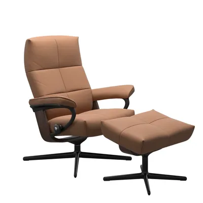 Sessel mit Hocker