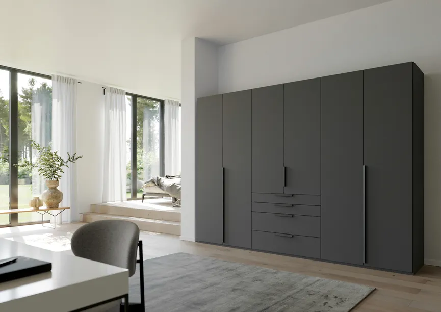 Drehtürenschrank mit Zubehör milieu