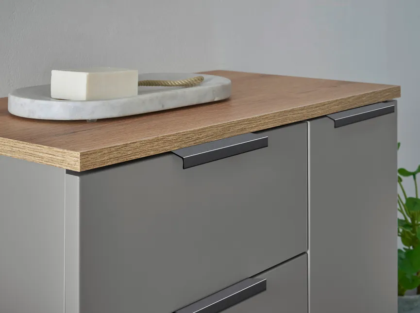 *Highboard detail