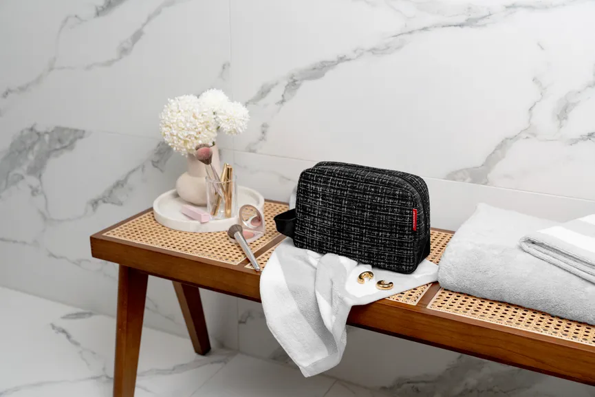 Cosmeticpouch "bouclé black" M milieu