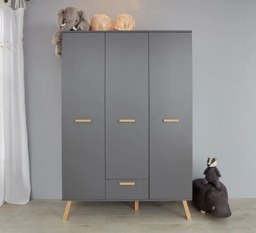 Kleiderschrank 3-trg. material_farbe