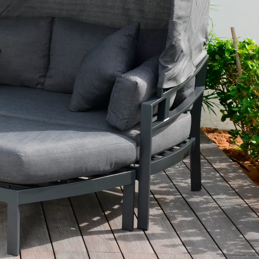 Sonneninsel mit Hocker detail