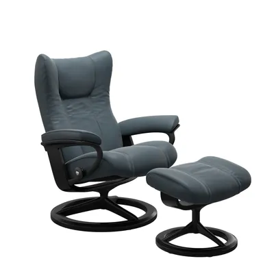 Sessel mit Hocker