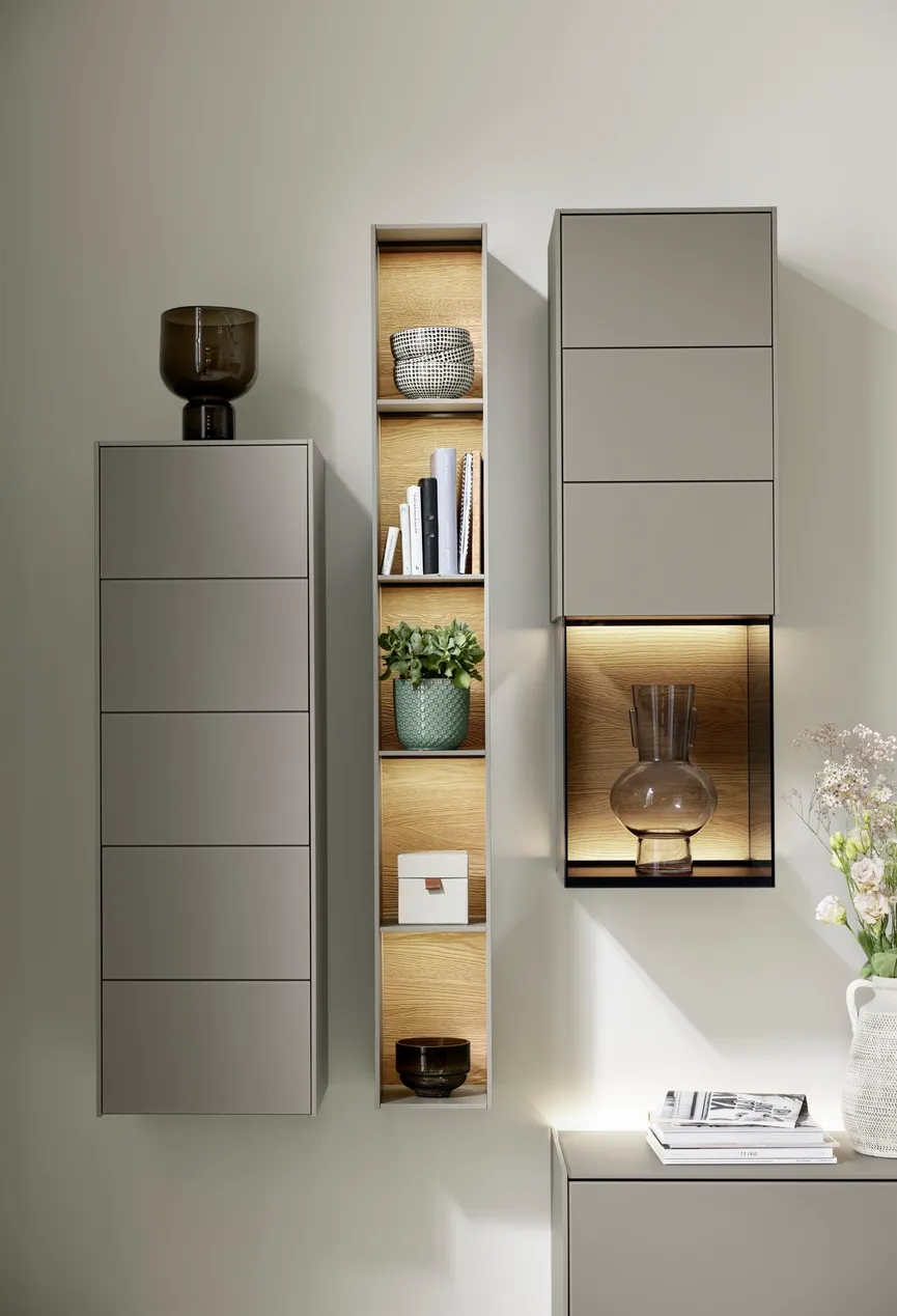 Hängeschrank Türanschl. rechts milieu