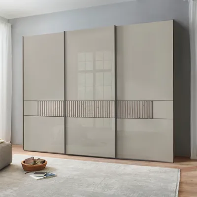 Schwebetürenschrank