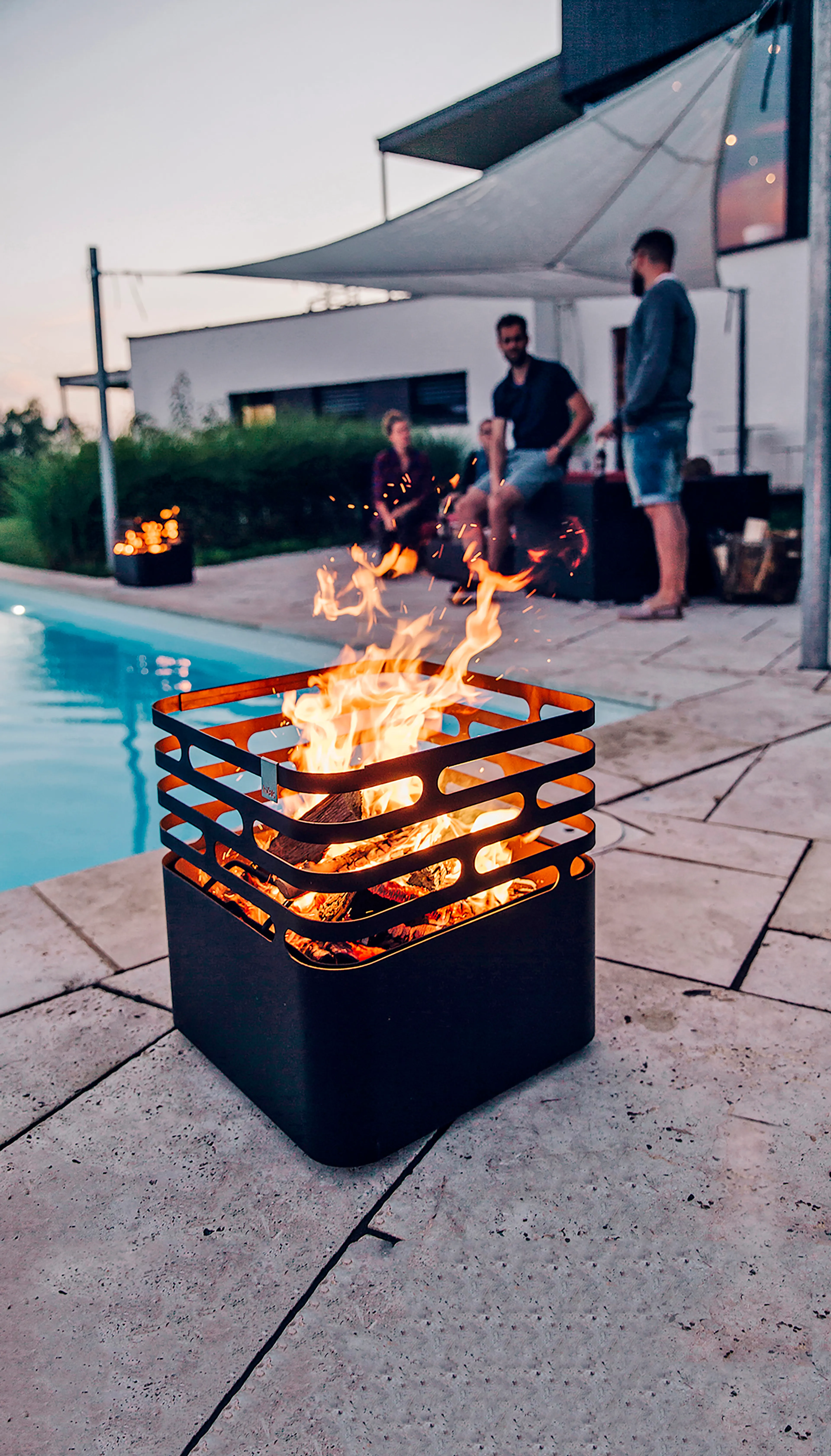 Feuerschale Cube schwarz