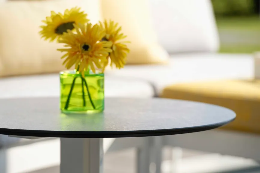 Beistelltisch detail