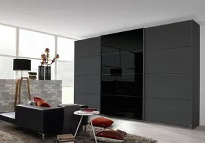 Schwebetürenschrank