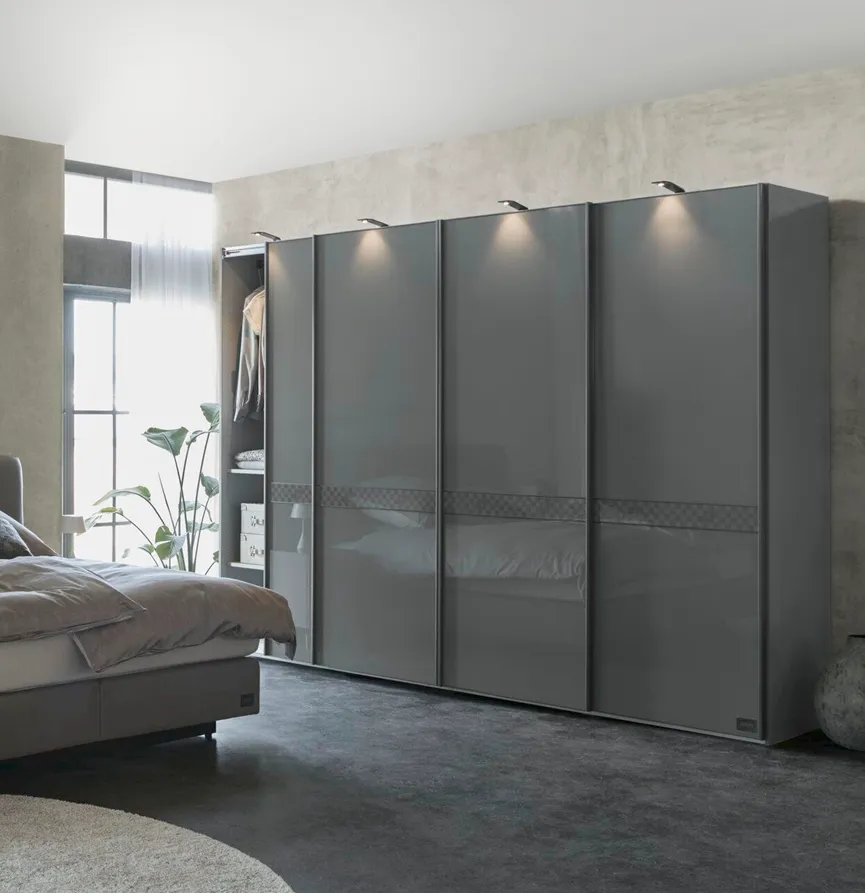 Schwebetürenschrank milieu