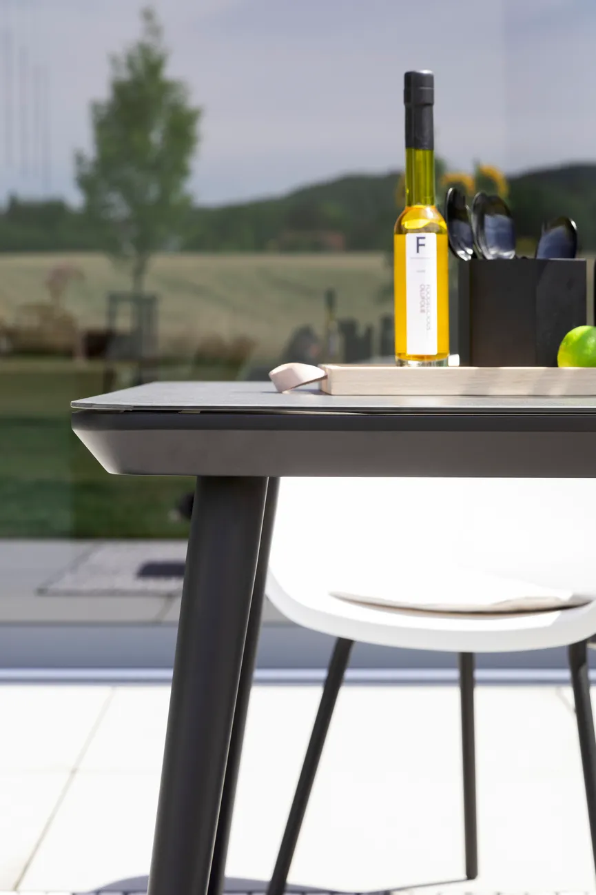 Tisch 170 x 100 detail