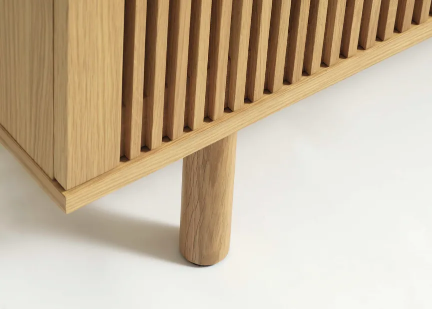 Lowboard detail