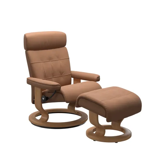 Sessel mit Hocker