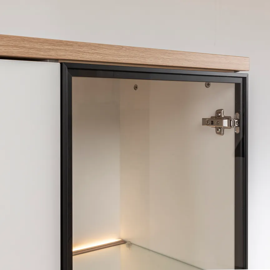 Vitrine* detail