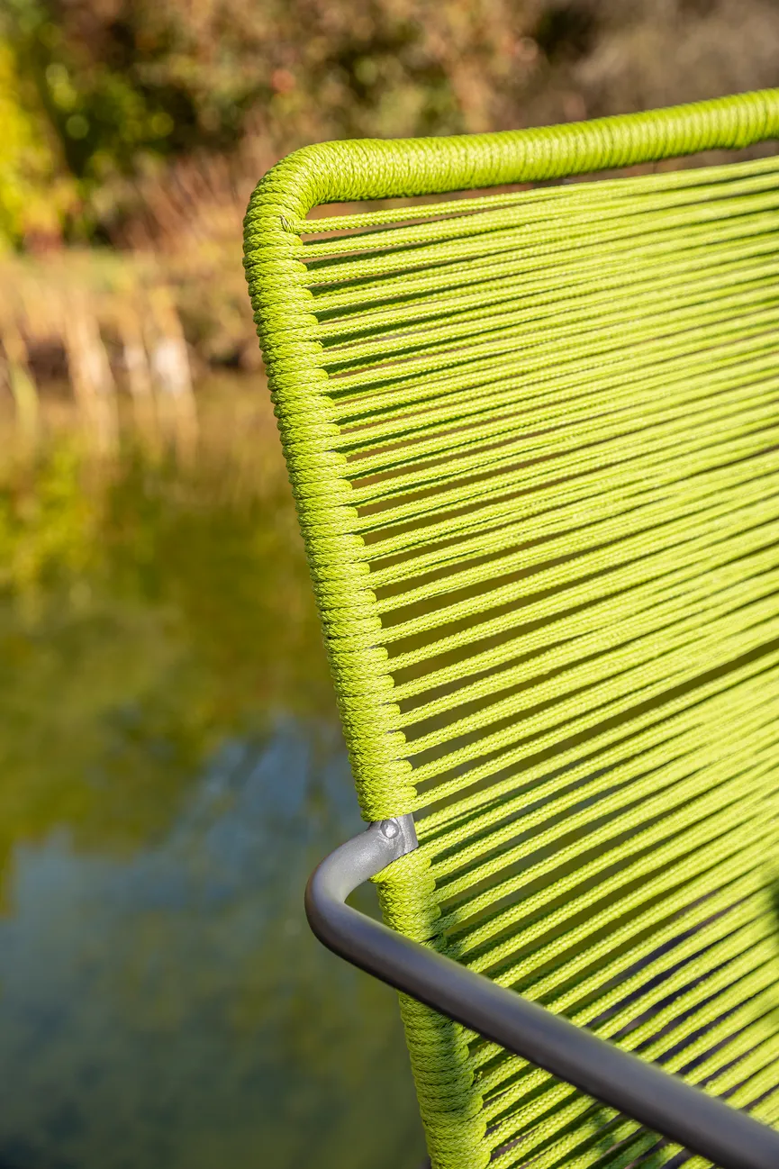 ** Gartenstuhl stapelbar detail