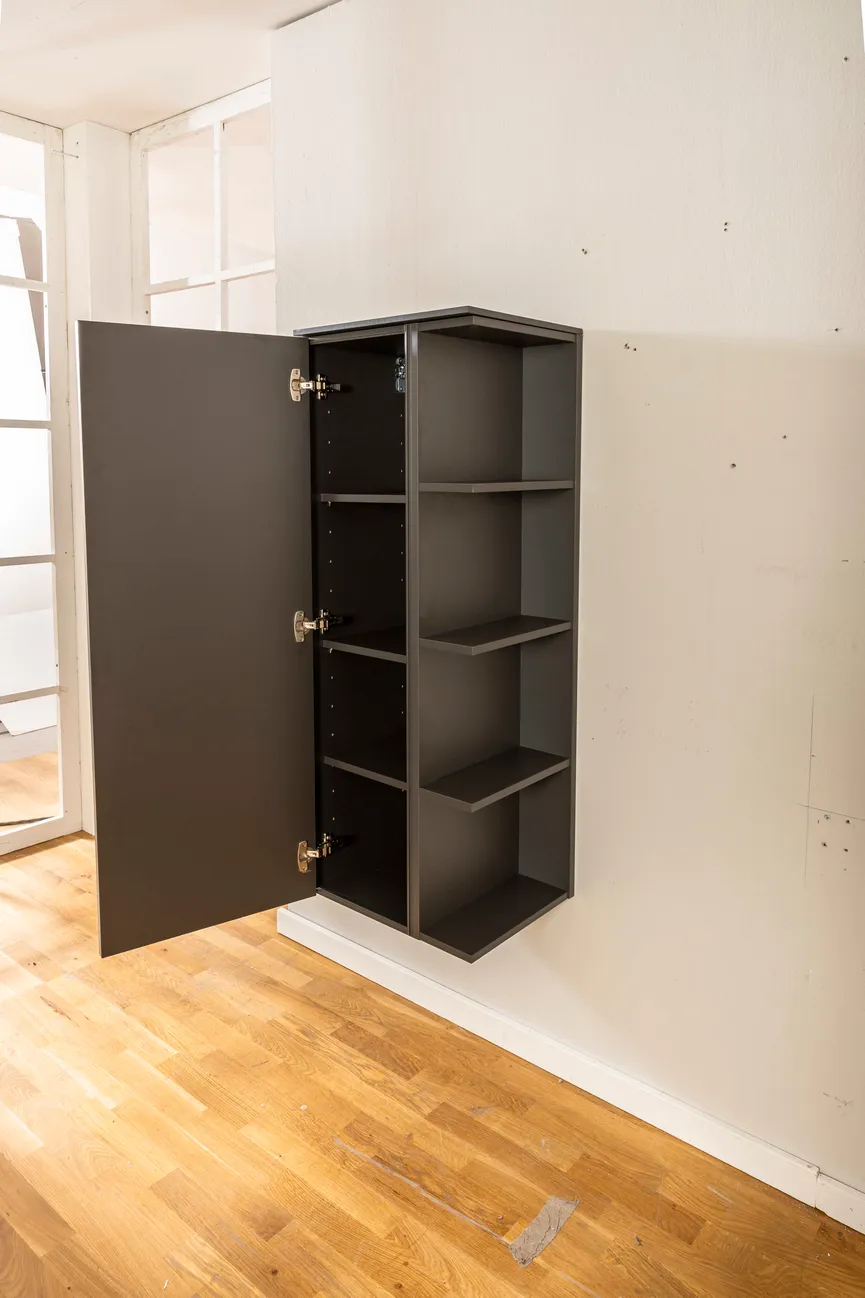 *Mittelschrank-Regal detail