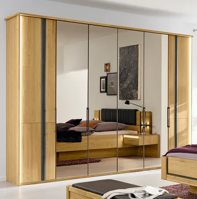 Kleiderschrank