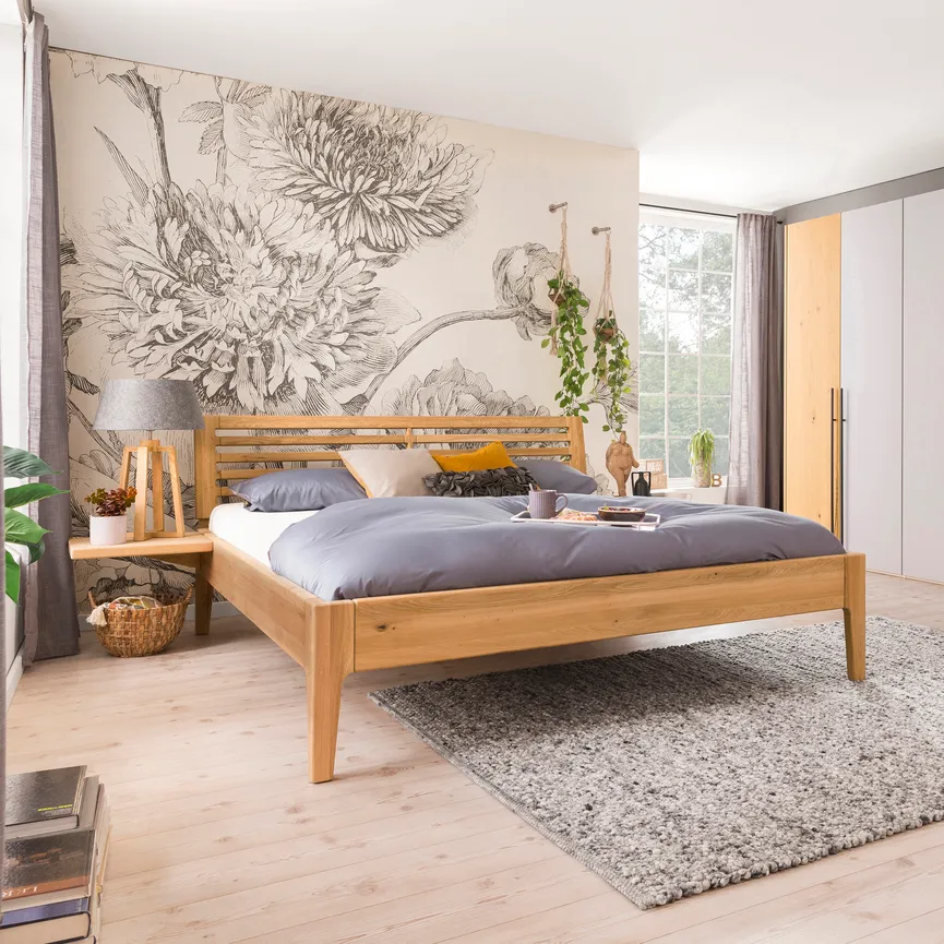 Holzbett mit Sprossenkopfteil hauptaufnahme