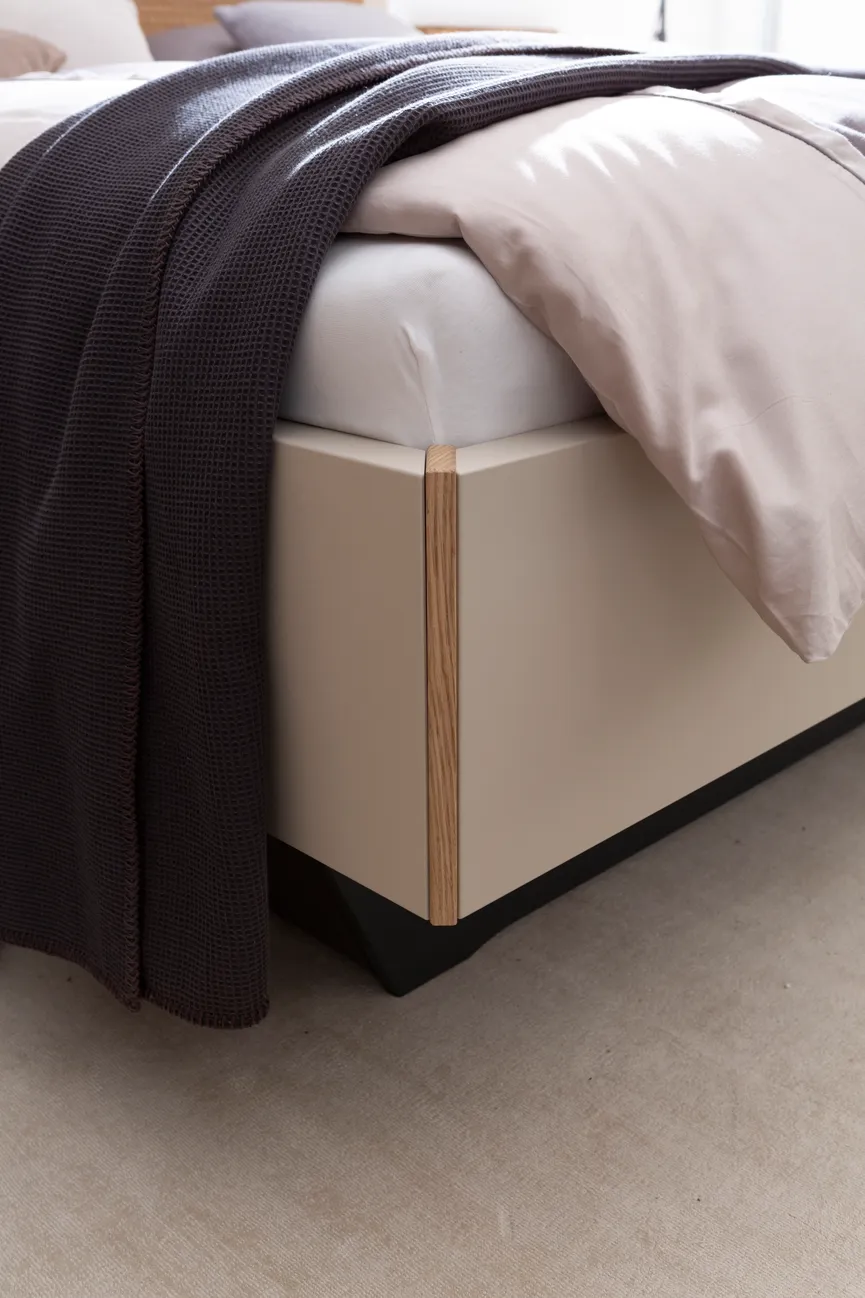 Bett, LF 180x200 cm detail