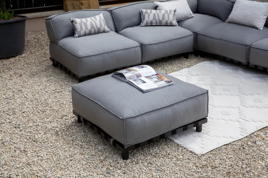 ** Hocker & Recamiere mid grey detail
