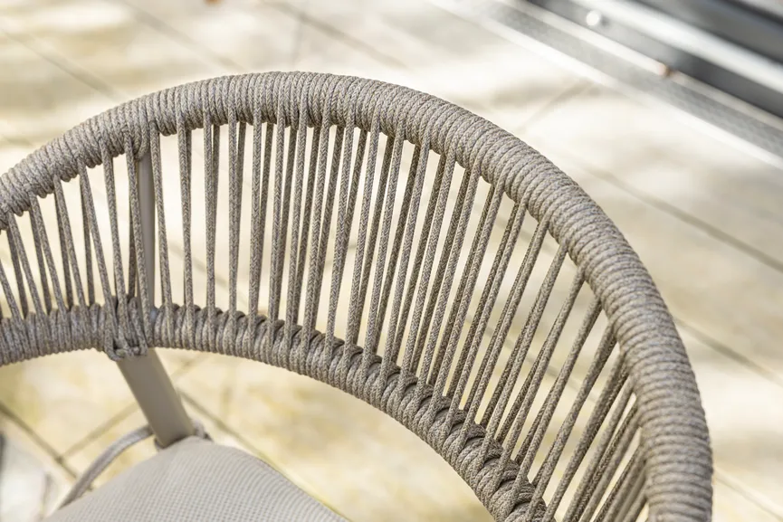 ** Armlehnstuhl stapelbar detail